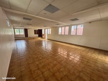 local commercial 100 m² petit-canal