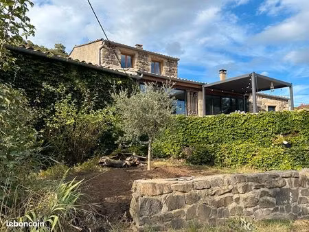 maison en pierre monts d'ardèche