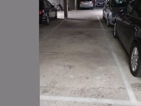 place de parking sous-terrain en plein centre de ferney voltaire