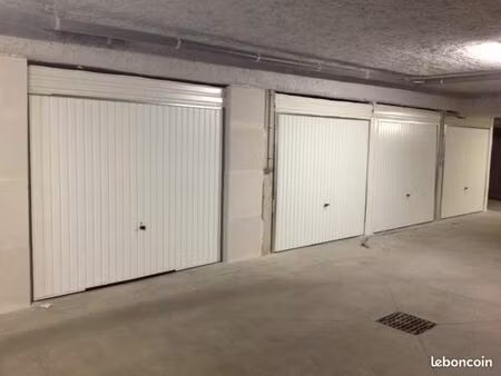 location d'un box / garage de 12 m2 dans résidence récente sécurisé