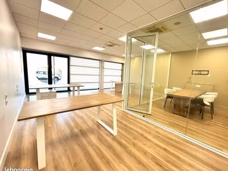 loue local commercial 57m²  750 hc