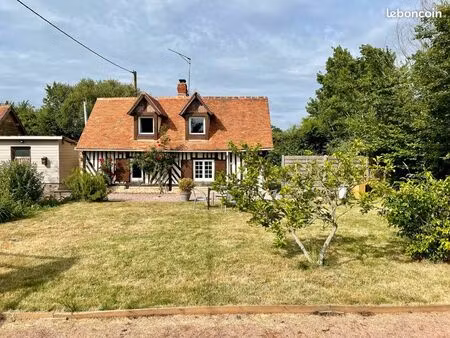 ensemble de deux maisons