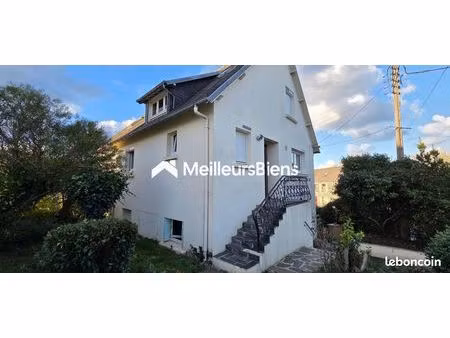 maison 9 pièces 145 m²