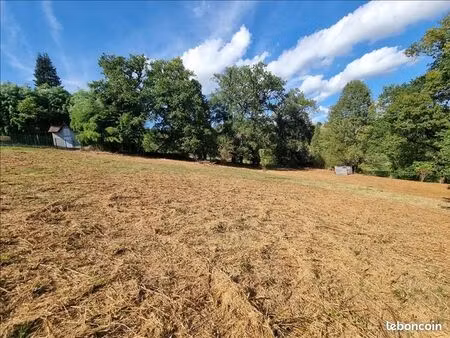 terrain 3 732 m² maurs