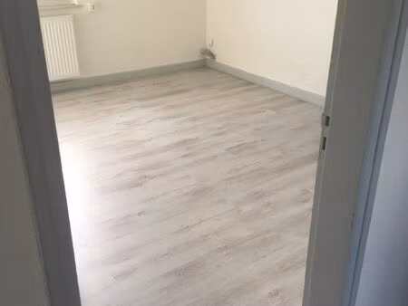 appartement loué (idéal investisseur) f2 de 50 m2 au 3éme et dernier étage