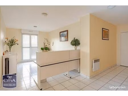 local d'activité saint cyr sur loire