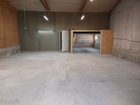 grand local à louer