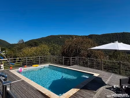 maison 4 chambres avec piscine chauffée & vue dégagée