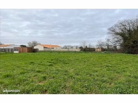 terrain 658 m² chambon