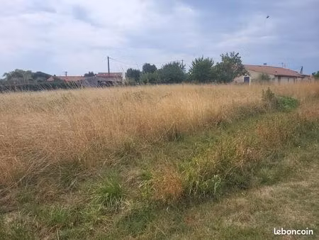 terrain 1 710 m² mirambeau