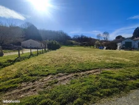 terrain 1 040 m² eynesse