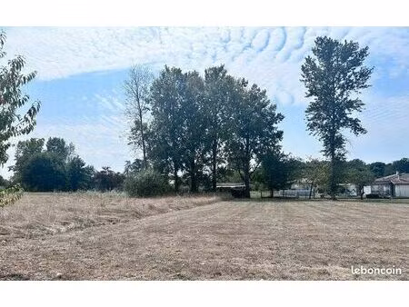 terrain 1 578 m² saint aigulin