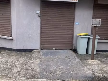 local professionnel 50 m²