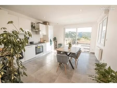 t2 38m² neuf hyper lumineux  terrasse 15m² sud + parking