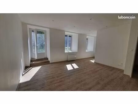 local 33 m² saint geniez d olt et d aubrac