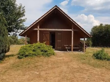 chalet dans la prairie