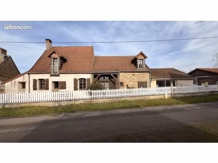 longère 8 pièces 147 m²