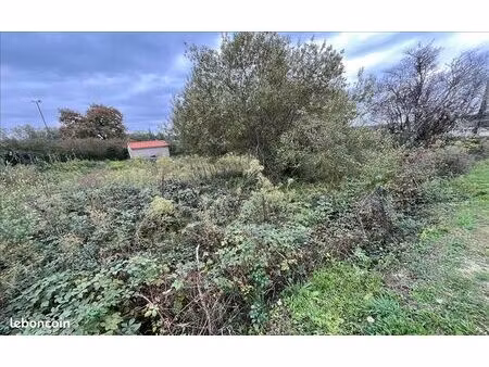 terrain 995 m² laruscade