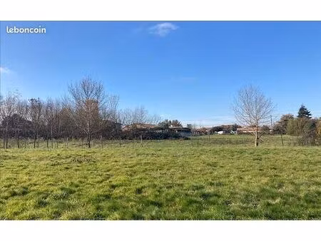 terrain 1 376 m² rieumes