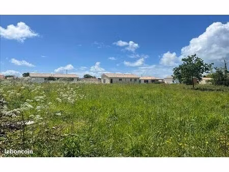 terrain 1 152 m² talais