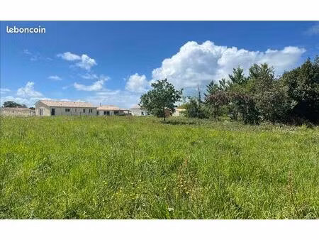 terrain 1 207 m² talais