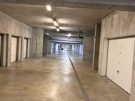 place de parking sécurisée en sous-sol – idéal frontalier suisse