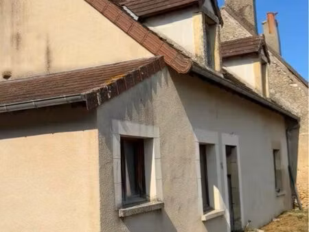 ? maison de campagne pleine de charme à réinventer ?