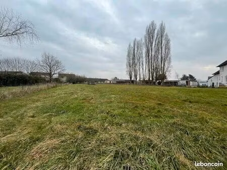 terrain 2 048 m² vierzon