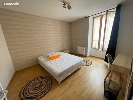 maison de ville / chambre dispo