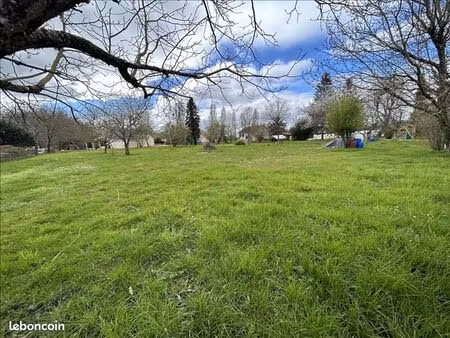 terrain 2 215 m² ardentes