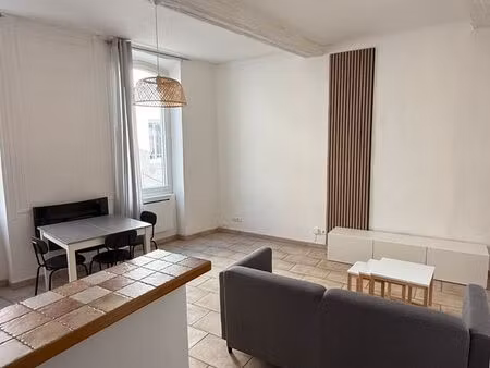 appartement 2 pièces meublé – 39 m² – centre-ville de pélissanne