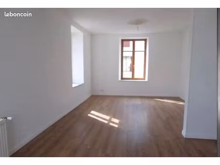 loue grand f2 bis clarteux