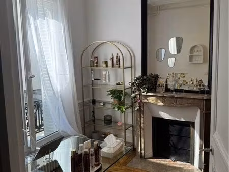 local professionnel à partager dans le 8ème