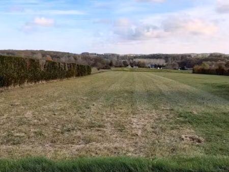 terrain 2 575 m² genille