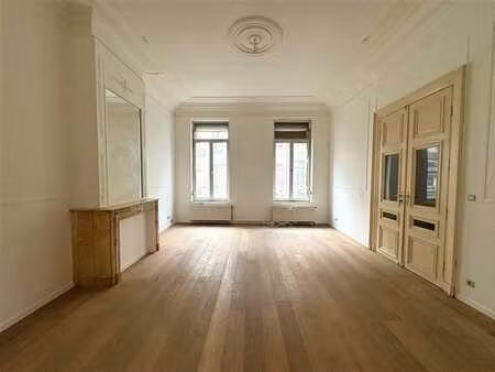 splendide rez-de-chaussée de 95m² + sous sol 60m²