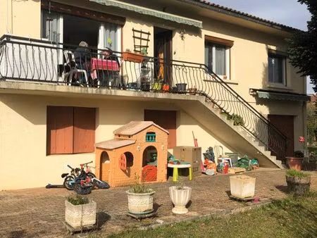 maison avec 2 appartement indépendant vue sur les pyrénées