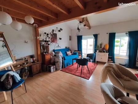 grand studio avec mezzanine et parking sécurisé à saint-brice