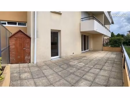 appartement t2 + terrasse +2 places de parking