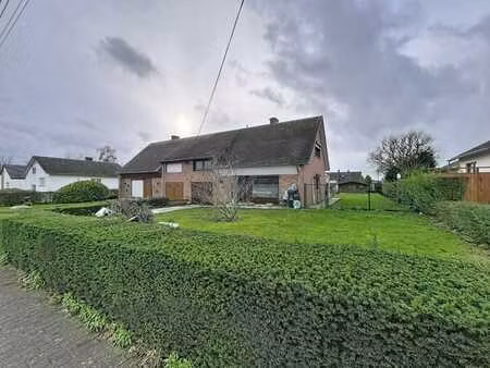 superbe maison 3 façades rénovée dans quartier résidentiel