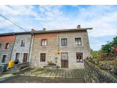 coup de cœur pour cette charmante maison en pierre pleine de