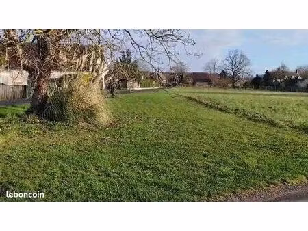 terrain 3 090 m² trogues