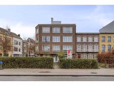 appartement rénové au rez-de-chaussée à vendre à merksem