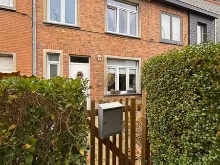 agréable maison de rangée confortable et moderne