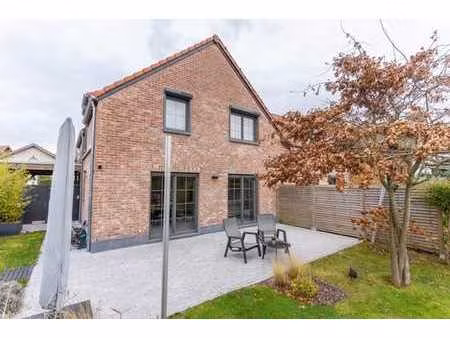 magnifique maison de 2020 au coeur de waterloo !