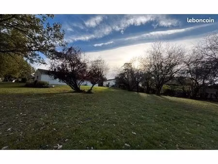 terrain 900 m² la salvetat saint gilles