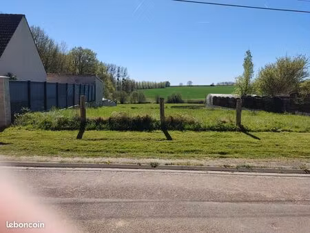 terrain à bâtir avec pâture et bois attenants et libres   sur plus d’1 hectare