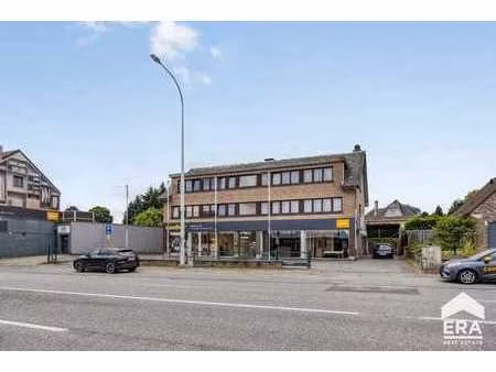 immeuble de rendement à vendre – commerce + 4 appartements