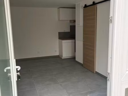 studio à louer à l année