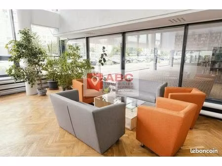 bureaux 65 m²
