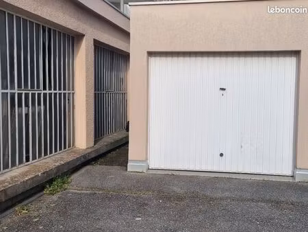 vend garage quartier malherbe